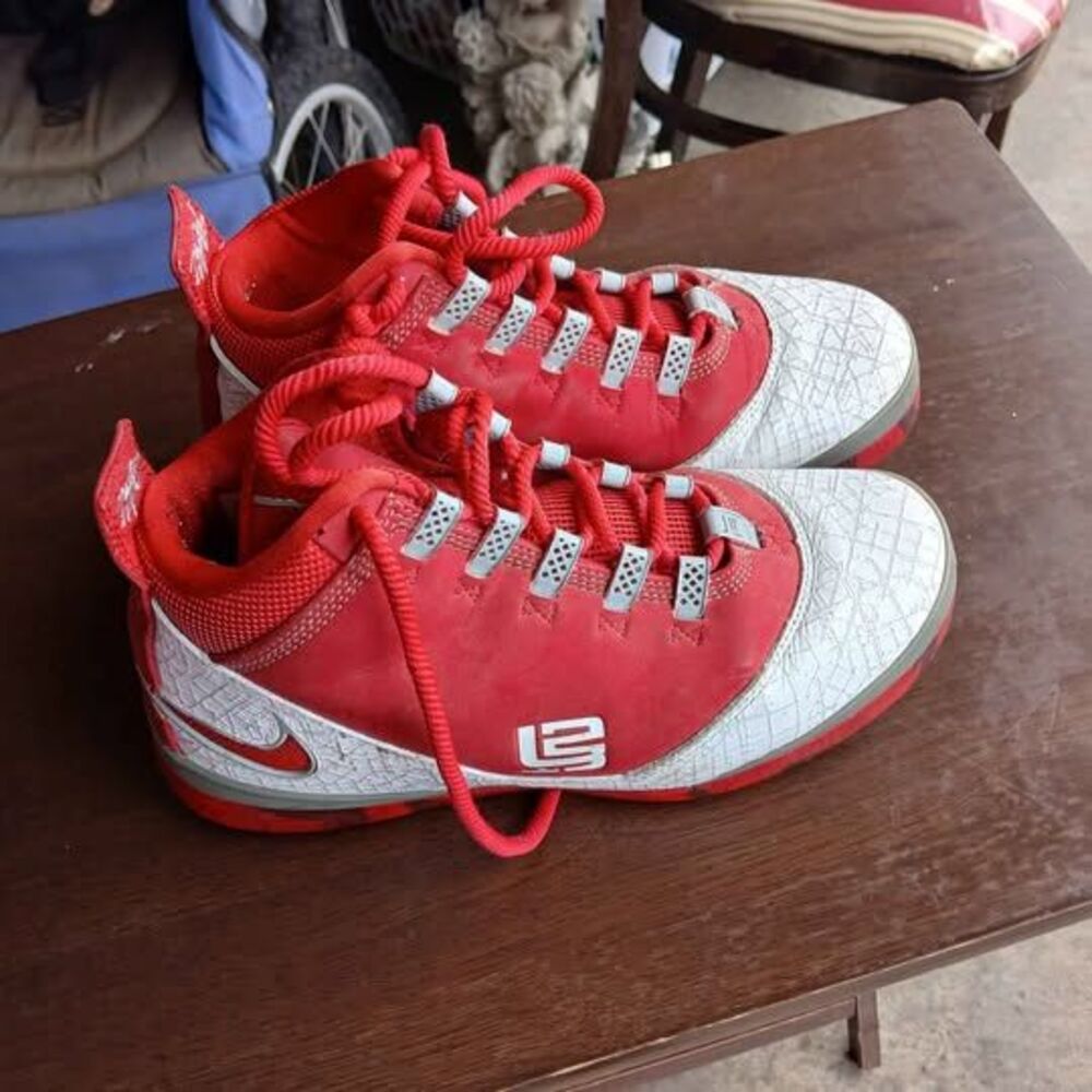 Nike LeBron James Basketball Shoes size 6.5